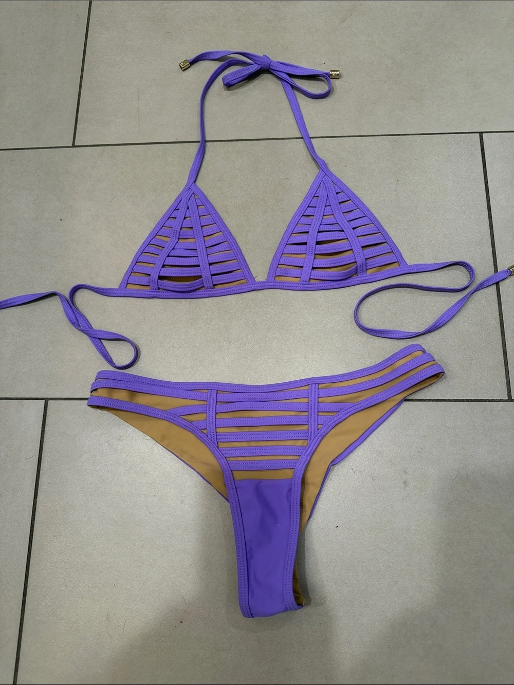 Beach Bunny Hard Summer Purple Bikini - Picture 1 of 6